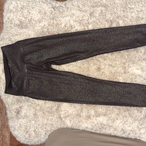 Beyond Yoga Leggings in Black Shimmer Size S